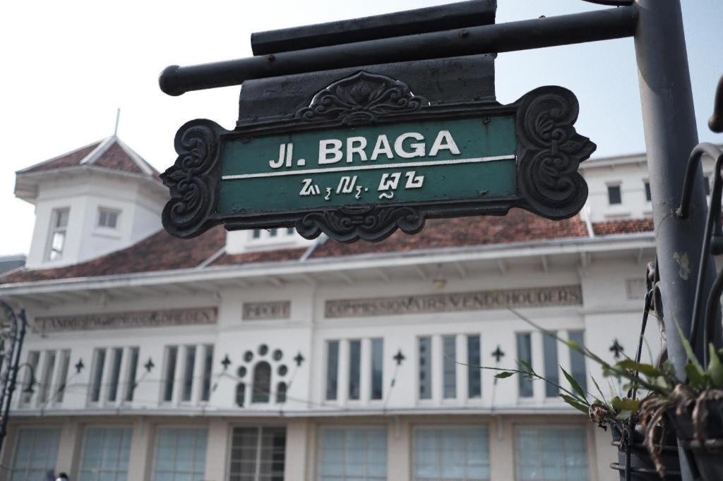 Hotel Tibera Taman Cibeunying Bandung Ngoại thất bức ảnh