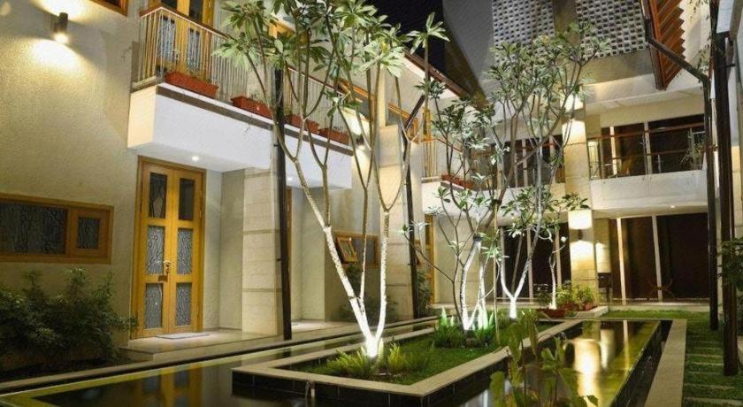 Hotel Tibera Taman Cibeunying Bandung Ngoại thất bức ảnh