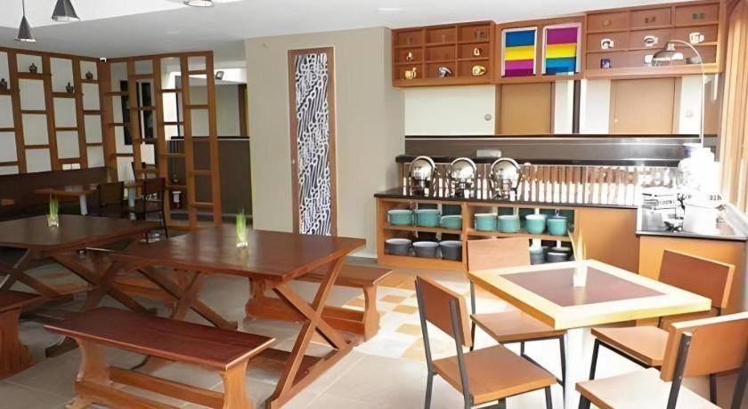 Hotel Tibera Taman Cibeunying Bandung Ngoại thất bức ảnh